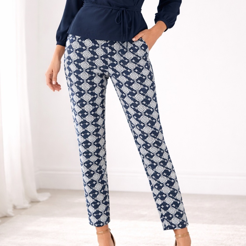 Zara Blue dark and White Geometric Cropped Pants SIZE XS